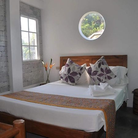Bed and Breakfast Stone Creek House Romblon Екстер'єр фото
