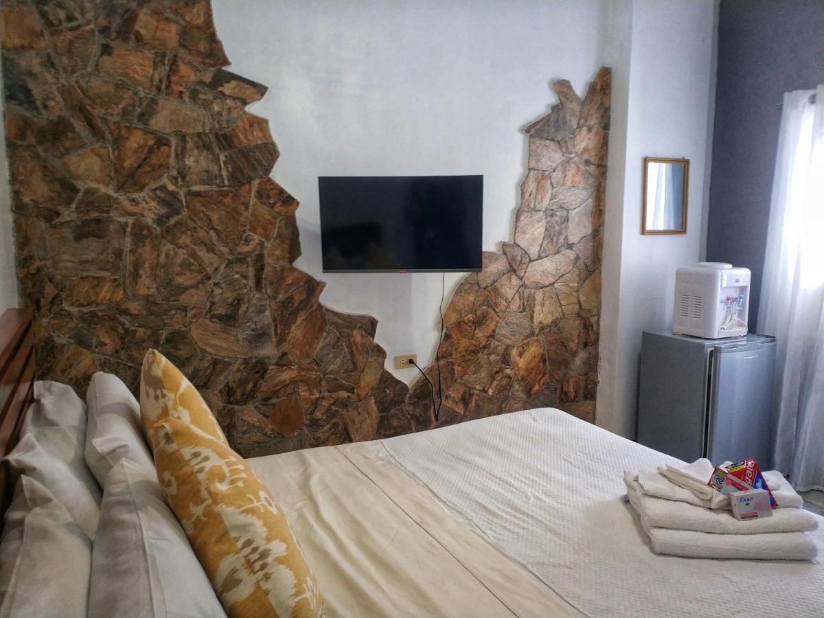 Bed and Breakfast Stone Creek House Romblon Екстер'єр фото